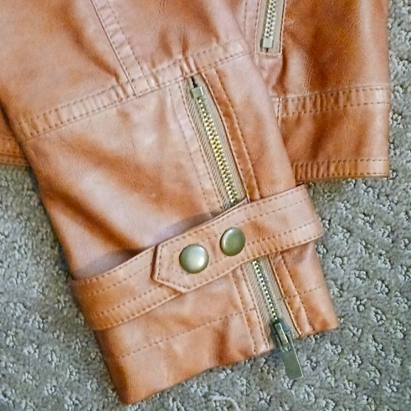 Jacket - Picture 2 of 9